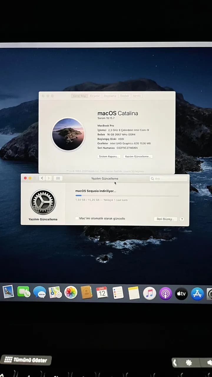 MacBook Pro 15" (Intel Core 8./9. nesil + T2, 2018–2019) A1990 — tezgâh fotoğrafı 2