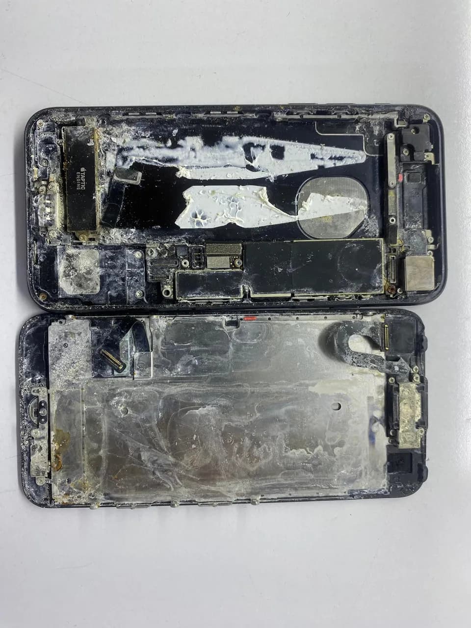 iPhone 7 (2016) A1660 — tezgâh fotoğrafı 1
