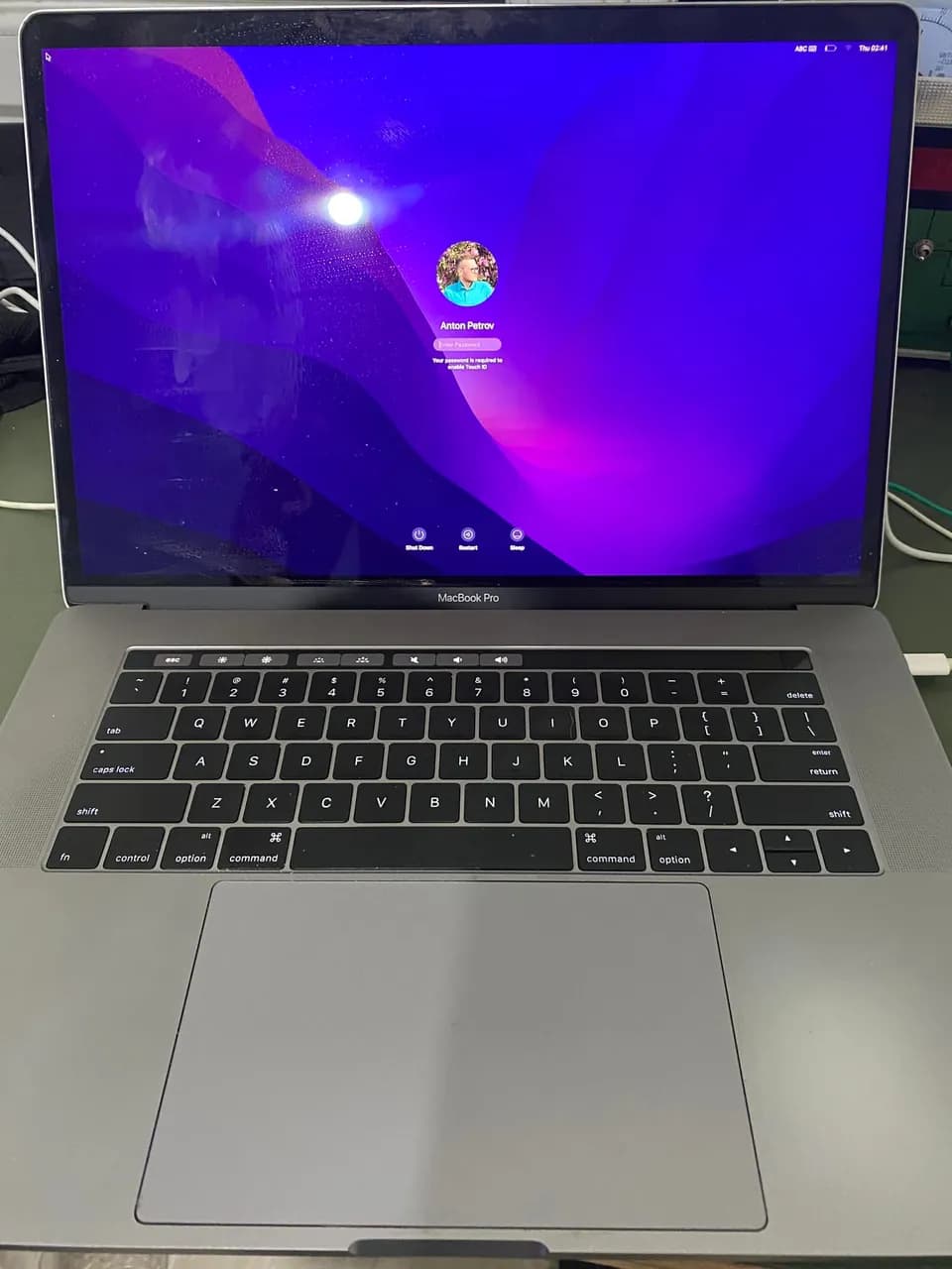 MacBook Pro 15" (Intel Core 6./7. nesil, 2016–2018) A1707 — tezgâh fotoğrafı 3