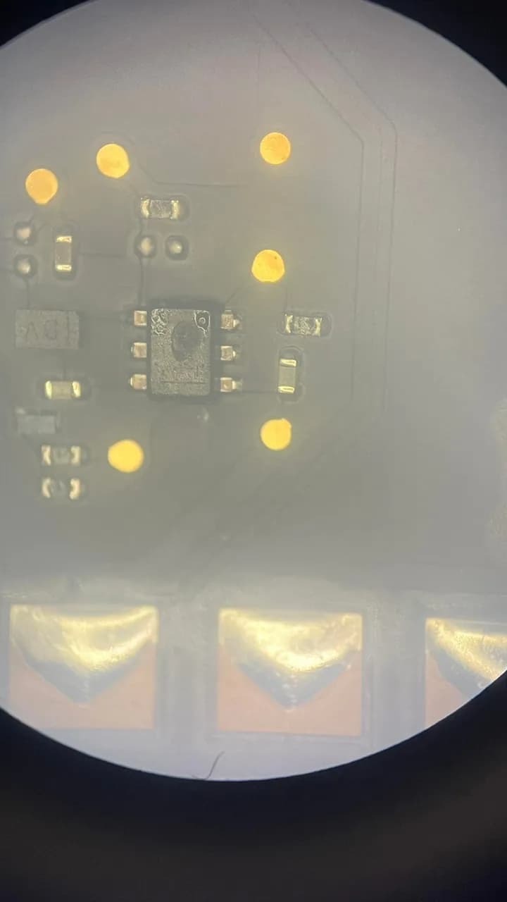 MacBook Pro 13" (Apple M1 / M2, 2020–2022) A2338 — tezgâh fotoğrafı 4