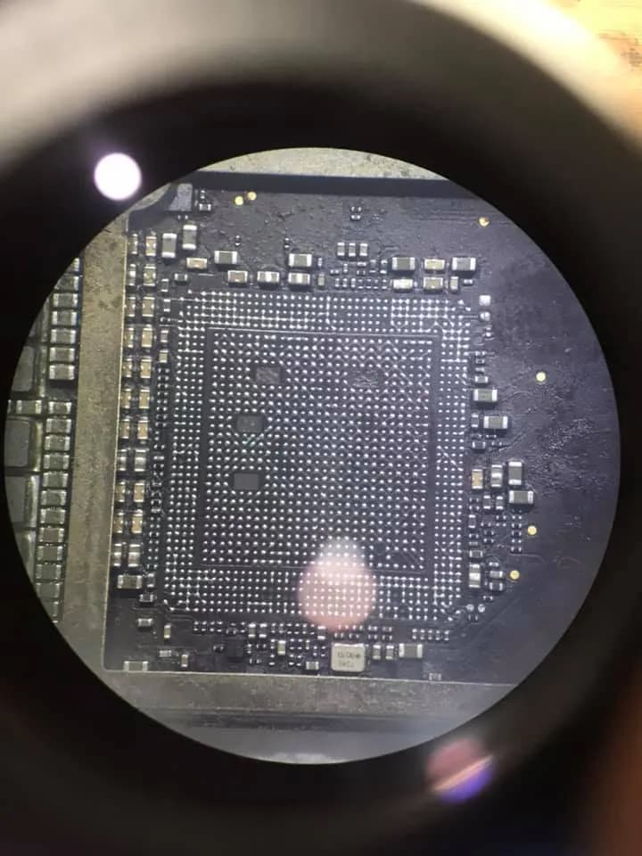 iPad (6. nesil, 2018) A1893 — tezgâh fotoğrafı 1