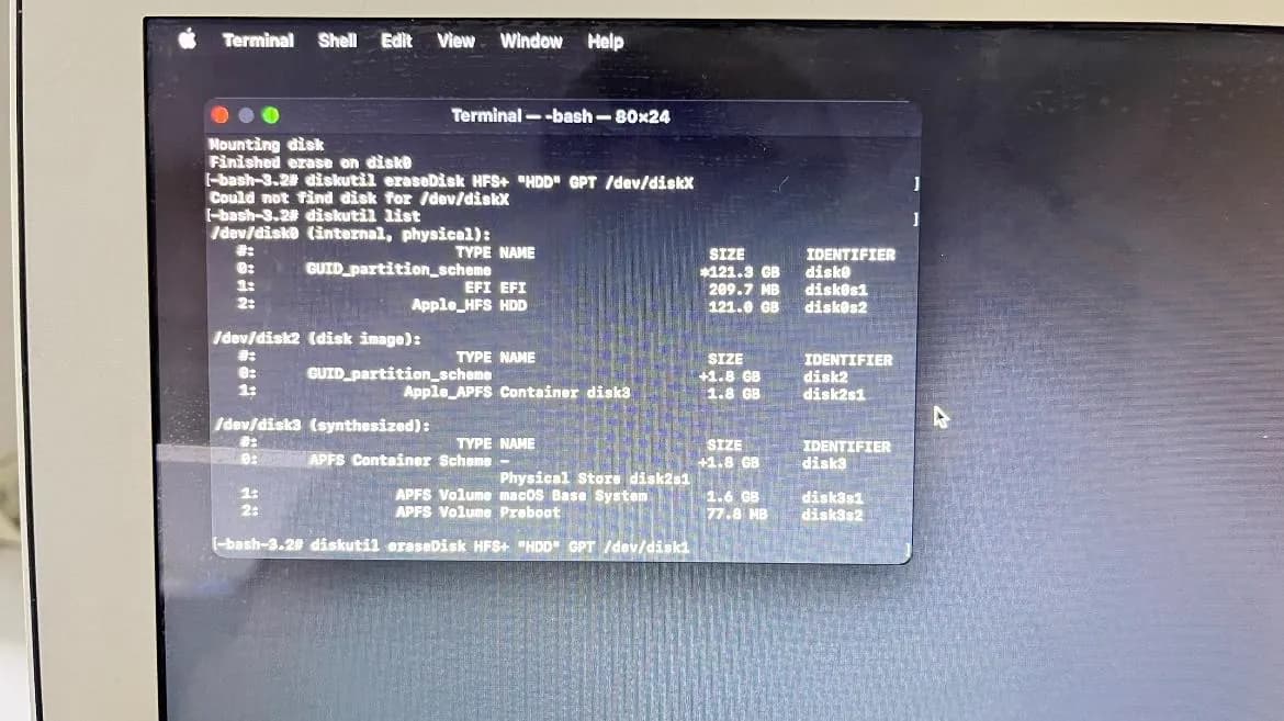 MacBook Air 11,6" (Intel Core 4./5. nesil, 2013–2017) A1465 — tezgâh fotoğrafı 3