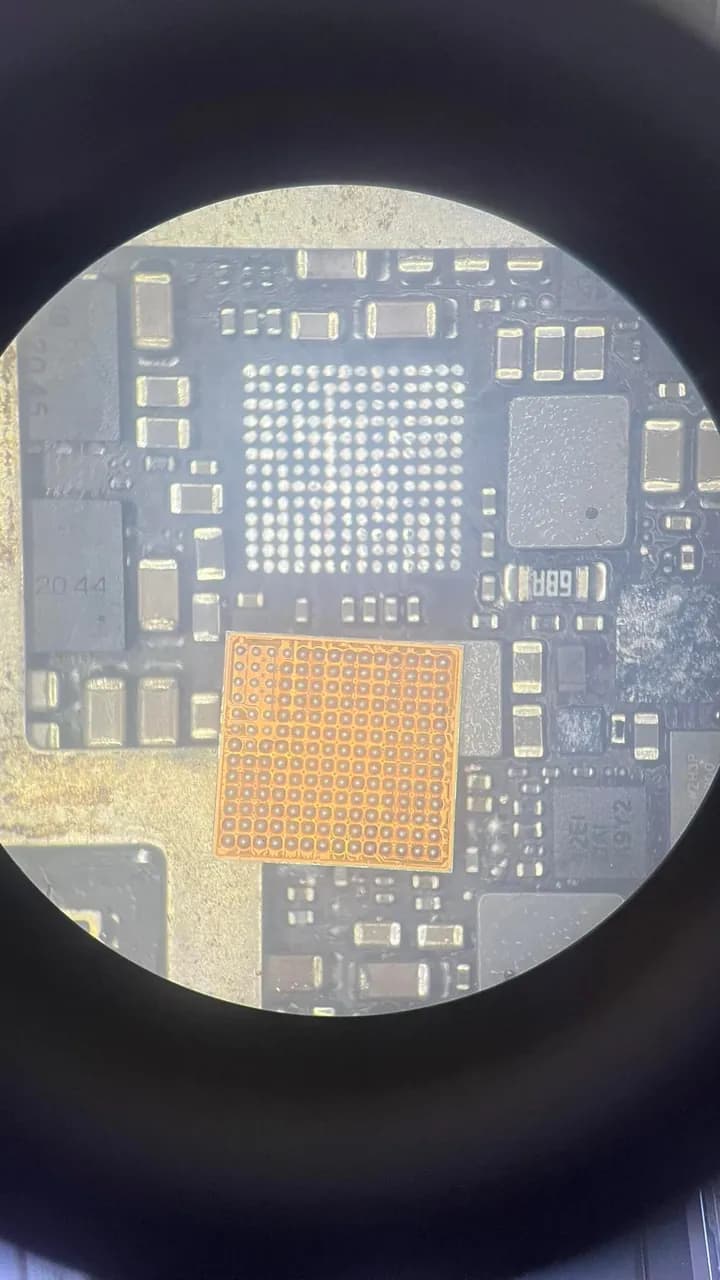 iPad Pro 11" (2020) A2228 — bench photo 3