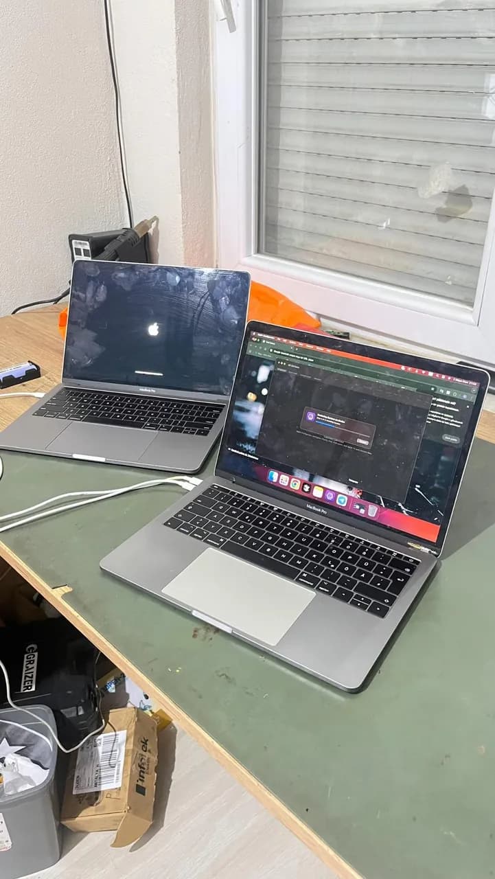 MacBook Pro 13" (Intel Core 8. nesil + T2, 2019) A2159 — tezgâh fotoğrafı 1